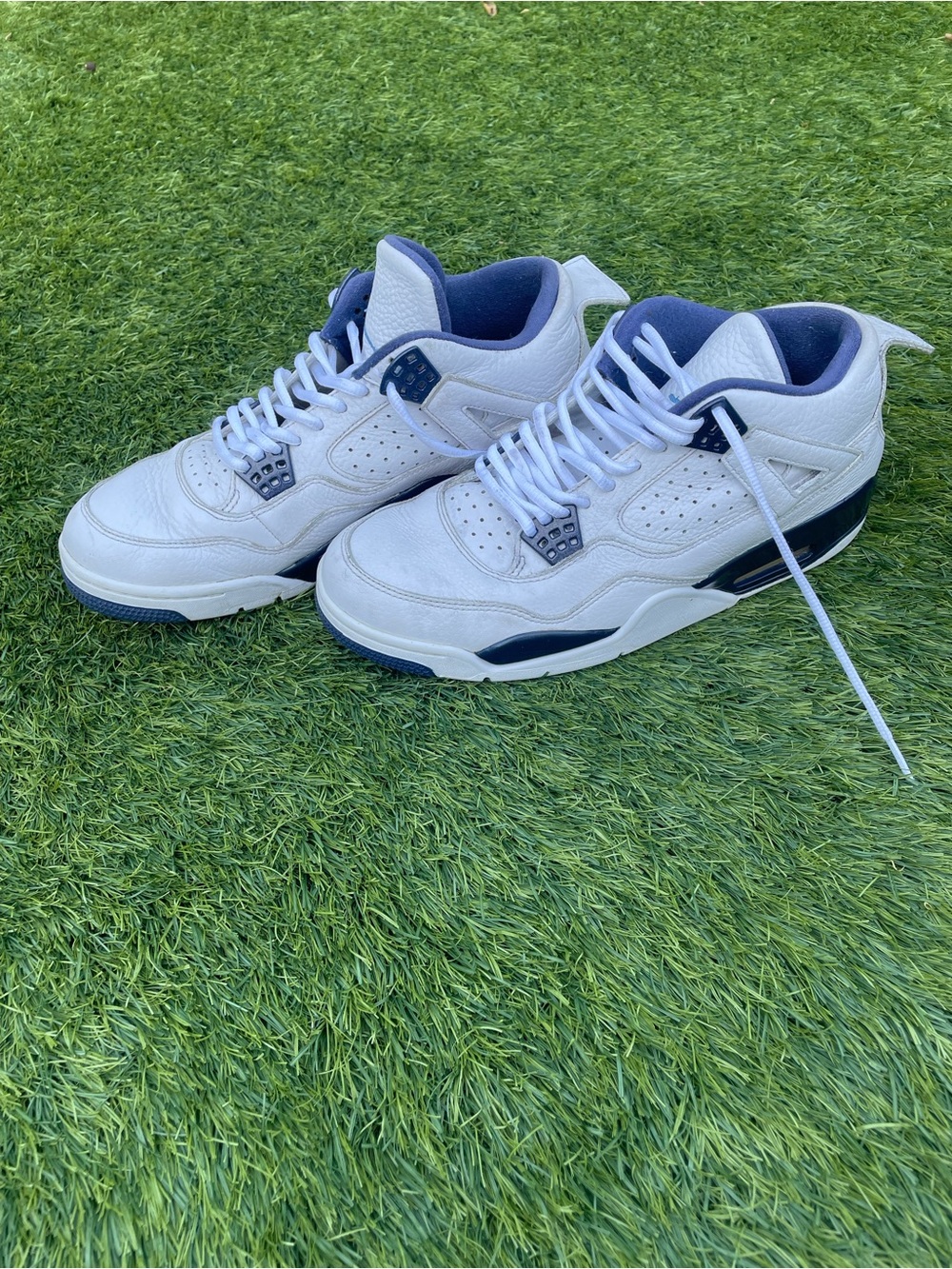 Authentic Jordan Air Jordan 4 Retro LS Size 10 White Legend Blue